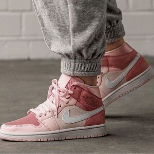 WMNS Air Jordan 1 Mid “Digital Pink” (discontinued style)